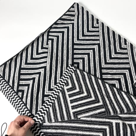USED GEOMETRIC PATTERN COTTON TOWEL