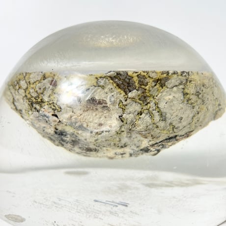 ACRYLIC FIGURINE WITH STONE
