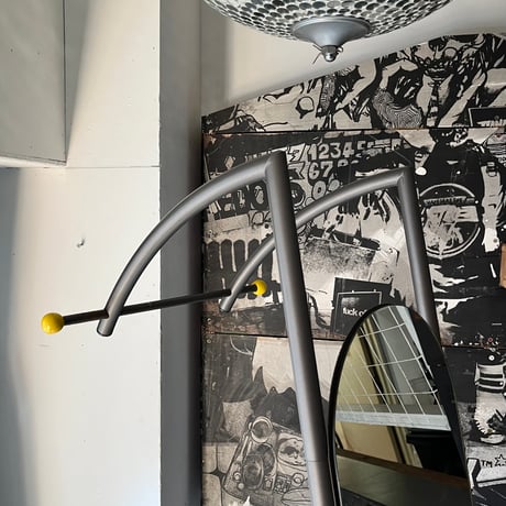 USED STEEL FRAME CARRY STAND MIRROR