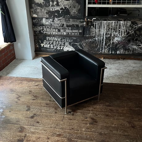 USED STAINLESS FRAME VINYL LEATHER 1P SOFA