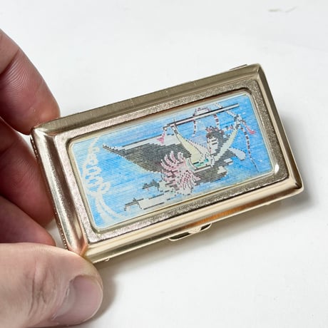 USED LENTICULAR MIRROR CONTAINER
