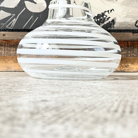 USED GLASS FLOWER VASE