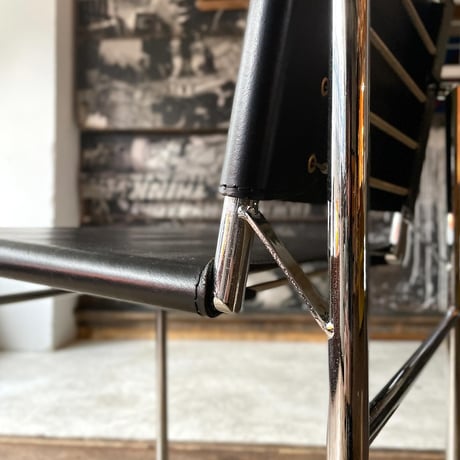 USED STEEL LEG LEATHER CHAIR