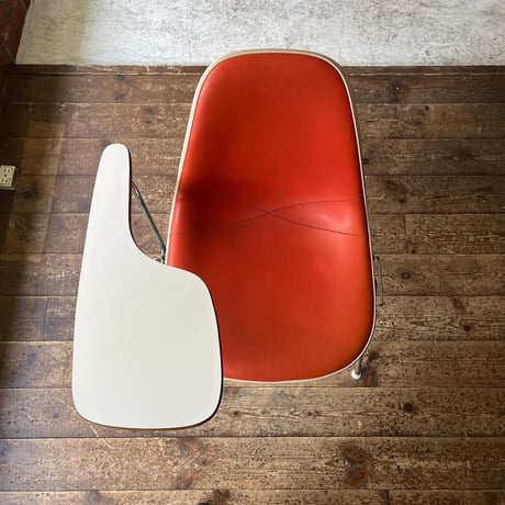 VINTAGE 70'S "HERMANMILER / EAMS" SCHOOL CHAIR