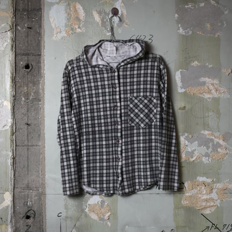 LADIES USED UNKNOWN HOODED PALID SHIRT