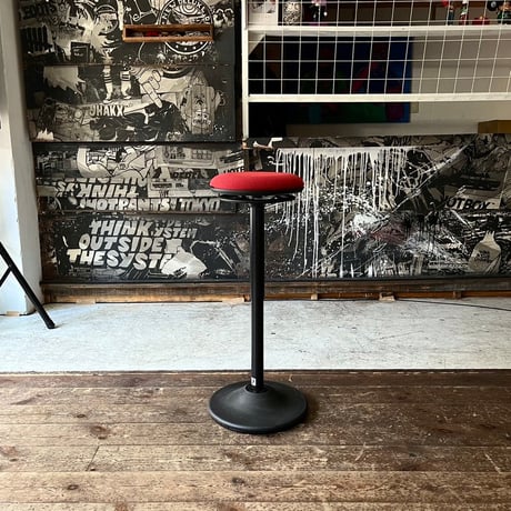 JAPAN USED “OKAMURA / PIROUETTO” LIFTING STOOL