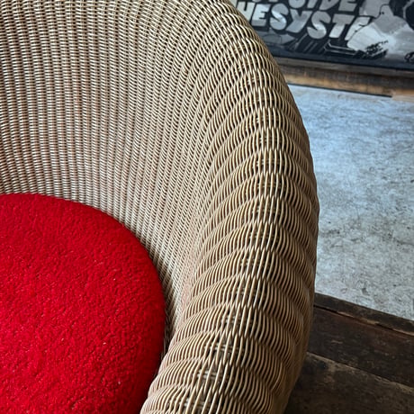 USED RATTAN LOUNGE CHAIR