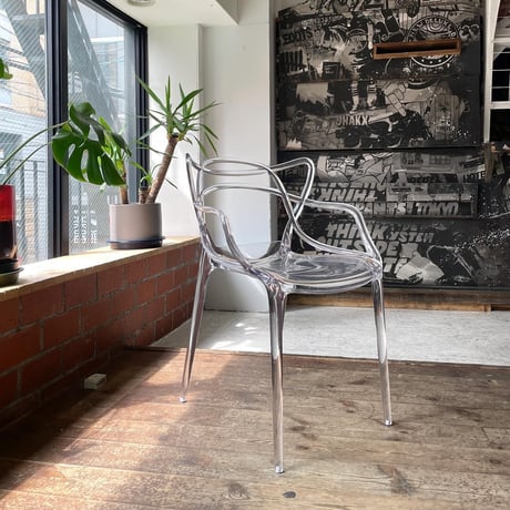 USED ACRYLIC ARM CHAIR