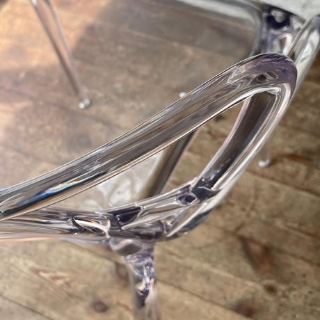 USED ACRYLIC ARM CHAIR