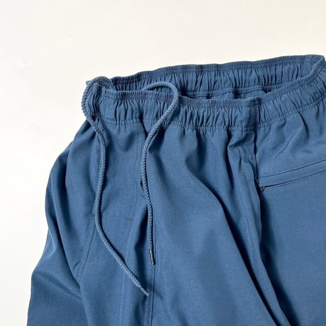 COMFORTABLE REASON "Cropped Shorts"