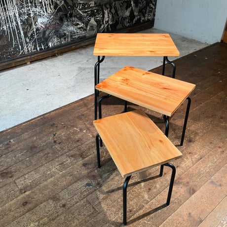USED METAL LEG WOODEN TOP BOARD NESTING TABLE