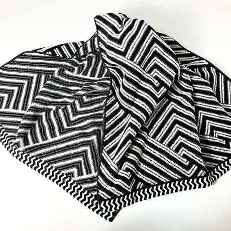 USED GEOMETRIC PATTERN COTTON TOWEL