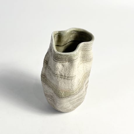 USED CERAMIC DESIGN FLOWER VASE