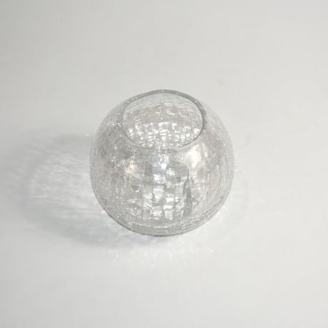 USED CRACK GLASS FLOWER VASE