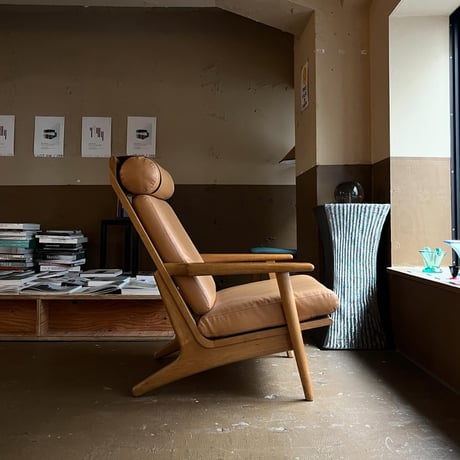 USED WOODEN FRAME VINYL LEATHER SEAT ARM CHAIR