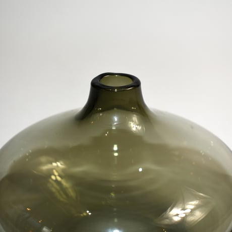 USED GLASS FLOWER VASE