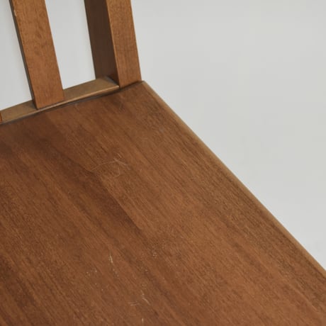 USED WOODEN CHAIR