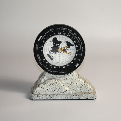 USED PLASTIC WORLD CLOCK