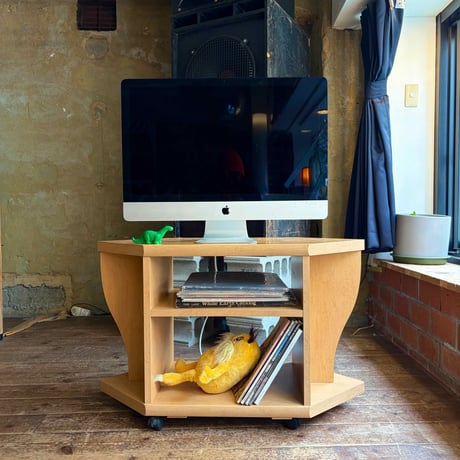 USED  WOODEN CARRY TV STAND
