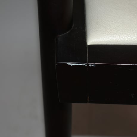 USED WOODEN CHAIR