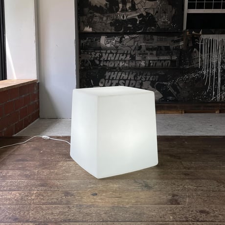 USED CUBE FLOOR LAMP