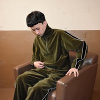 COMFORTABLE REASON " Velvet Op Neck