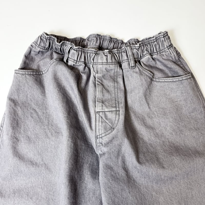 COMFORTABLE REASON “Fade Denim Slacks” | CopyA...