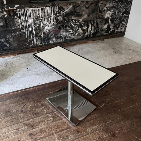 USED METAL LEG WOODEN TOP BOARD COFFEE TABLE