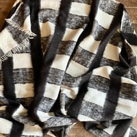 VINTAGE PLAID PATTERN BLANKET