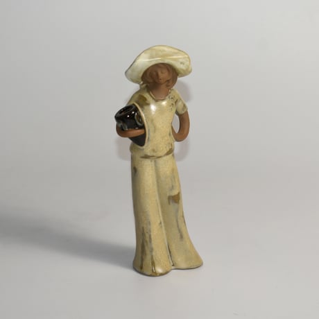 CERAMIC WOMAN PEN HOLDER