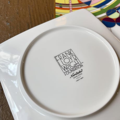 USED "NORITAKE / FRANK LLOYD WRIGHT" MARCH BALLOONS SQUARE PLATE