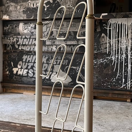 USED STEEL SHOES RACK