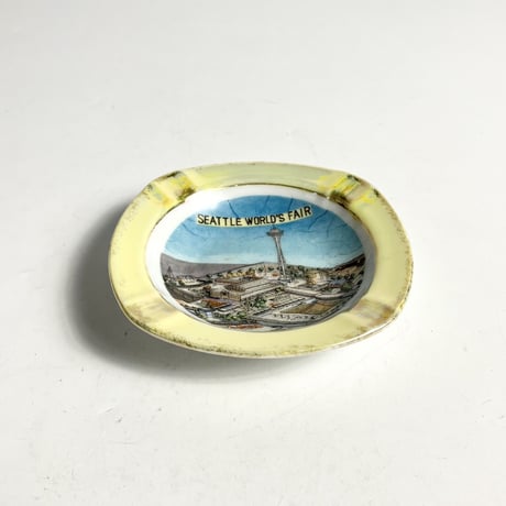 VINTAGE "SEATLE WORLDS FAIR" CERAMIC ASHTRAY