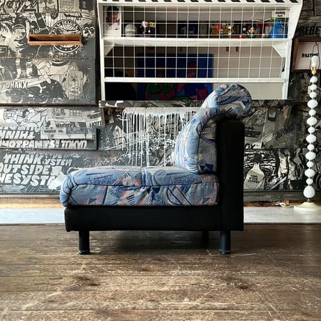USED IRON LEG ABSTRACT FABRIC 4P SEPARATE COUCH SOFA