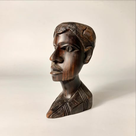 USED AFRICAN WOODEN SCULPTURE