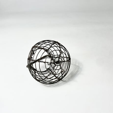 VINTAGE WIRE BASKET