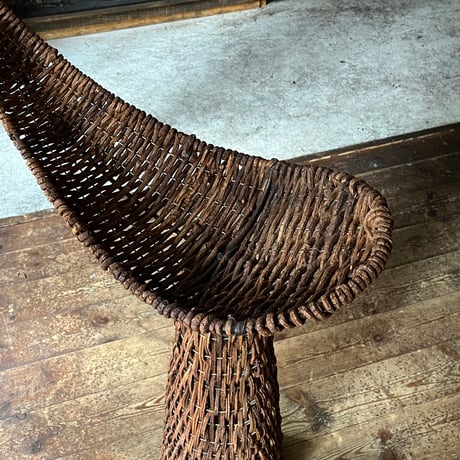 USED RATTAN STAND