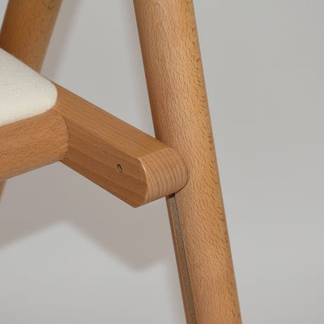USED WOODEN FOLDING CHAIR