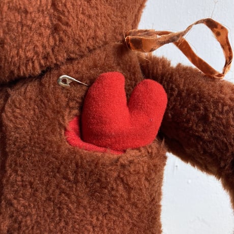1978 "THE VEGIMALS FREEMOUNTAIN TOYS INC" BRISTOL VERMONT BEAR WITH HEART