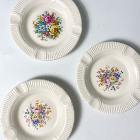 USED "SALEM" CERAMIC ASHTRAY