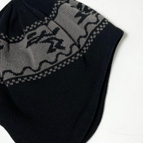 COMFORTABLE REASON "Dub Eﬀect Ear Flap"