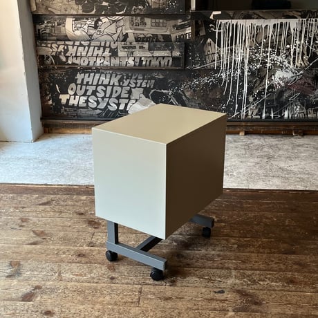 USED IRON LEG STEEL CARRY SHELF