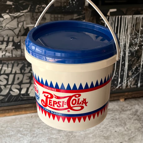 USED PEPSI & 7UP PLASTIC BUCKET
