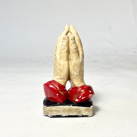 USED CERAMIC PLAYING HANDS OBJECT