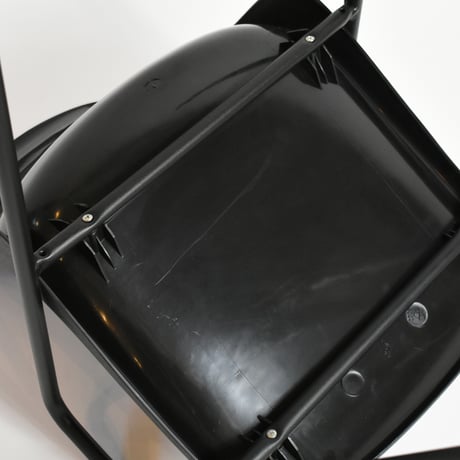 USED PLASTICS STACKING ARM CHAIR