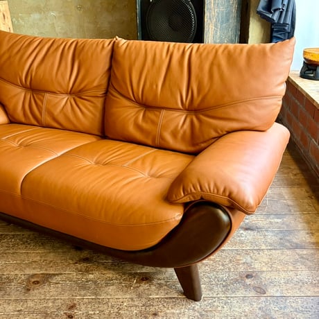 USED WOODEN FRAME VINYL LEATHER 3P SOFA
