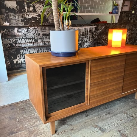 USED WOODEN SIDE BOARD