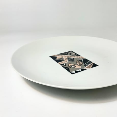 USED ABSTRACT PATTERN CERAMIC PLATTER