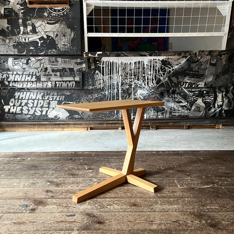 JAPAN USED “KARIMOKU” WOODEN SIDE TABLE