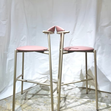USED “PLUS” HIGH STOOL
